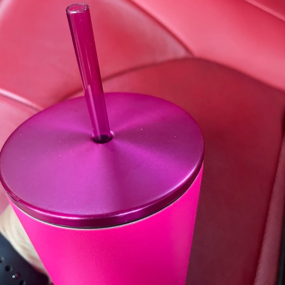 Pink Barbie Starbucks cup - Picture 4 of 4